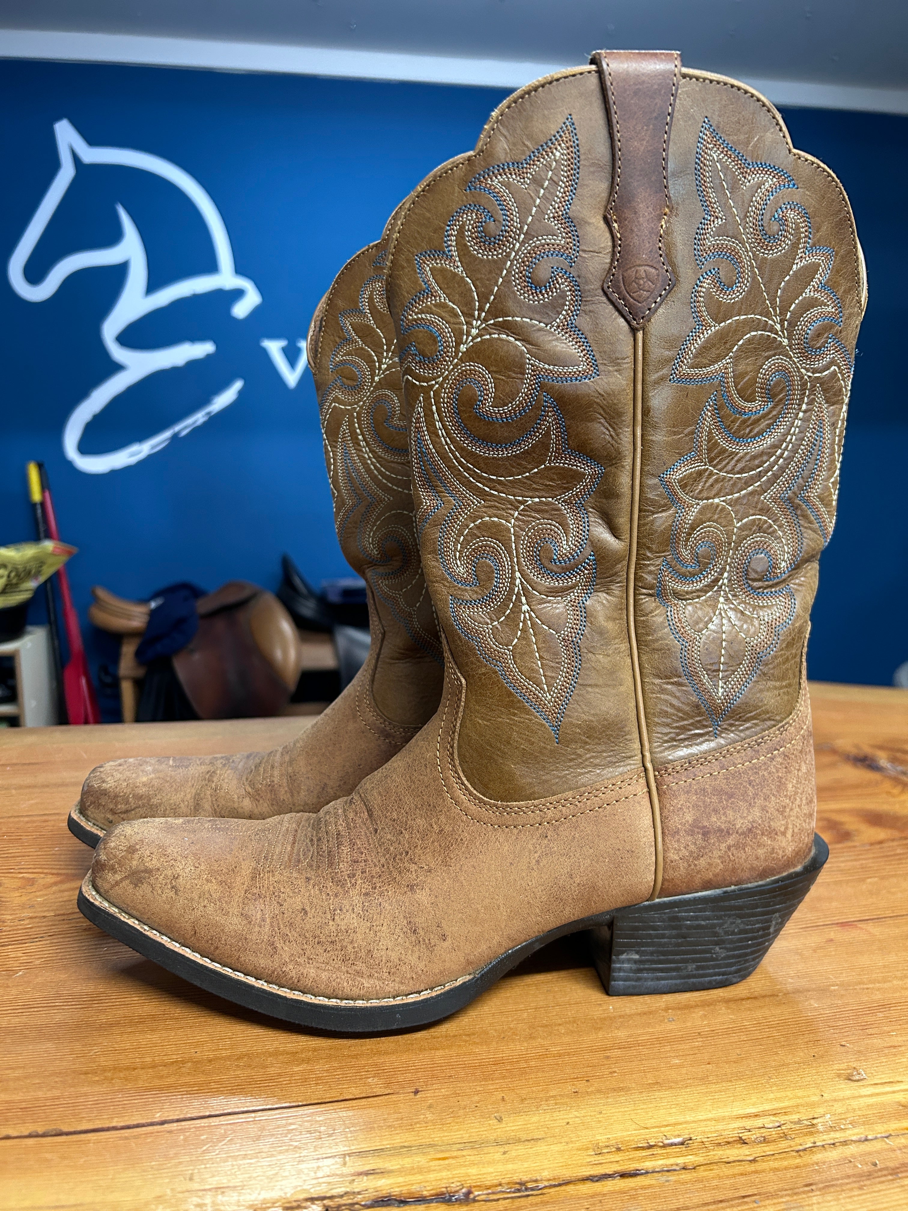 Ariat Square Toe Cowboy Boots 9C-Cowboy Boots-Consignment-Evolution Equestrian Co.