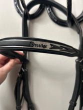 Load image into Gallery viewer, Prestige Black English Bridle
