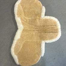 Load image into Gallery viewer, Fleeceworks FXK Technology Sheepskin Close Contact Pad
