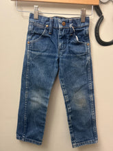 Load image into Gallery viewer, Wrangler Toddler 4 Slim Jeans
