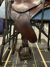Load image into Gallery viewer, 15.5&quot; Synergist Endurance Saddle
