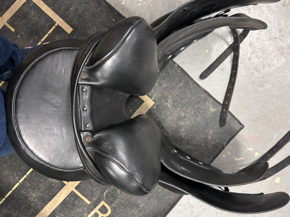 17" Albion Platinum Ultima Dressage Saddle