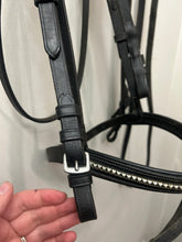 Load image into Gallery viewer, Black Clincher English Bridle-Bridle-Consignment-Evolution Equestrian Co.
