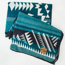 Load image into Gallery viewer, Wylde Brigade Manta Aztec Reversible Blanket: Queen
