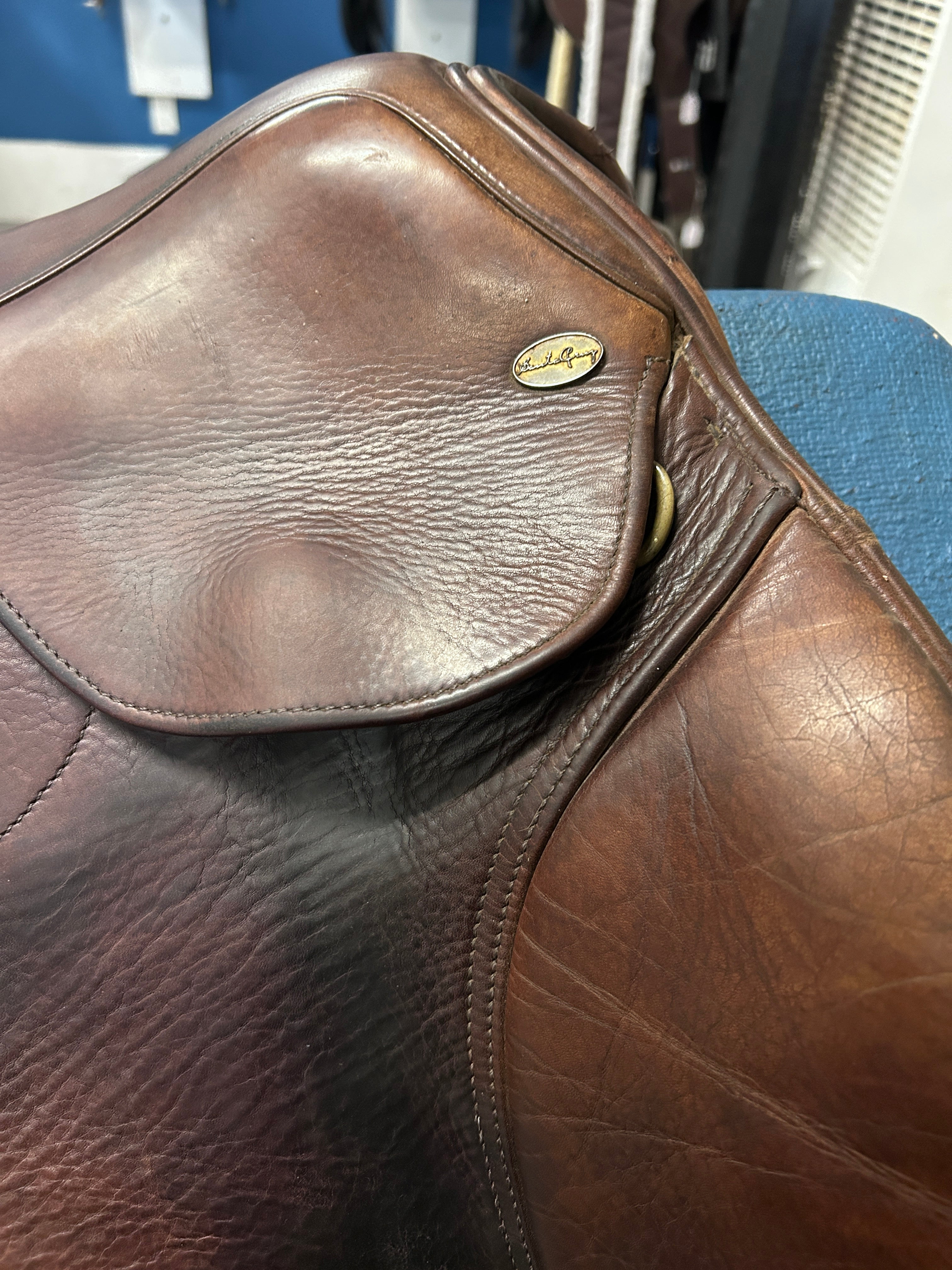 17.5" Santa Cruz Close Contact Saddle