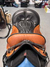 Load image into Gallery viewer, 16&quot; Sensation Western Sport Treeless Saddle
