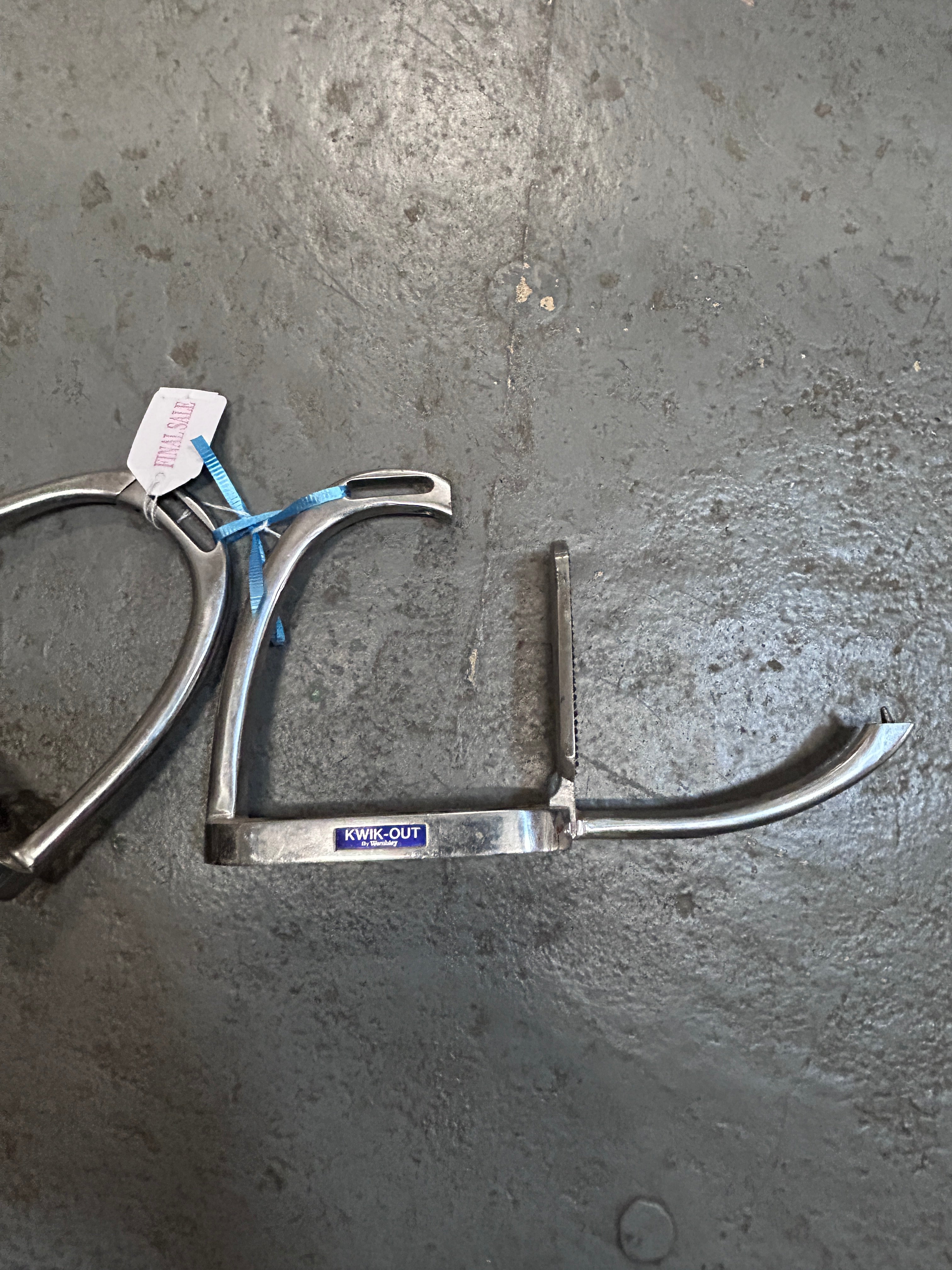 KwikOut English Safety Stirrups