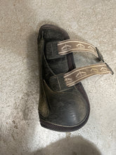 Load image into Gallery viewer, Veredus Open Front Boots Medium
