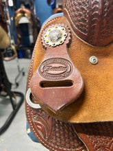 Load image into Gallery viewer, 14&quot; Frontier Barrel Saddle
