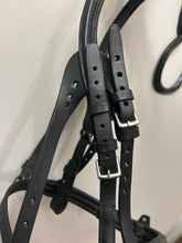 Load image into Gallery viewer, Stubben Freedom Bridle with Magic Tack Browband
