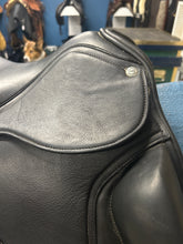 Load image into Gallery viewer, 16.5&quot; Val du Bois Versailles Dressage Saddle
