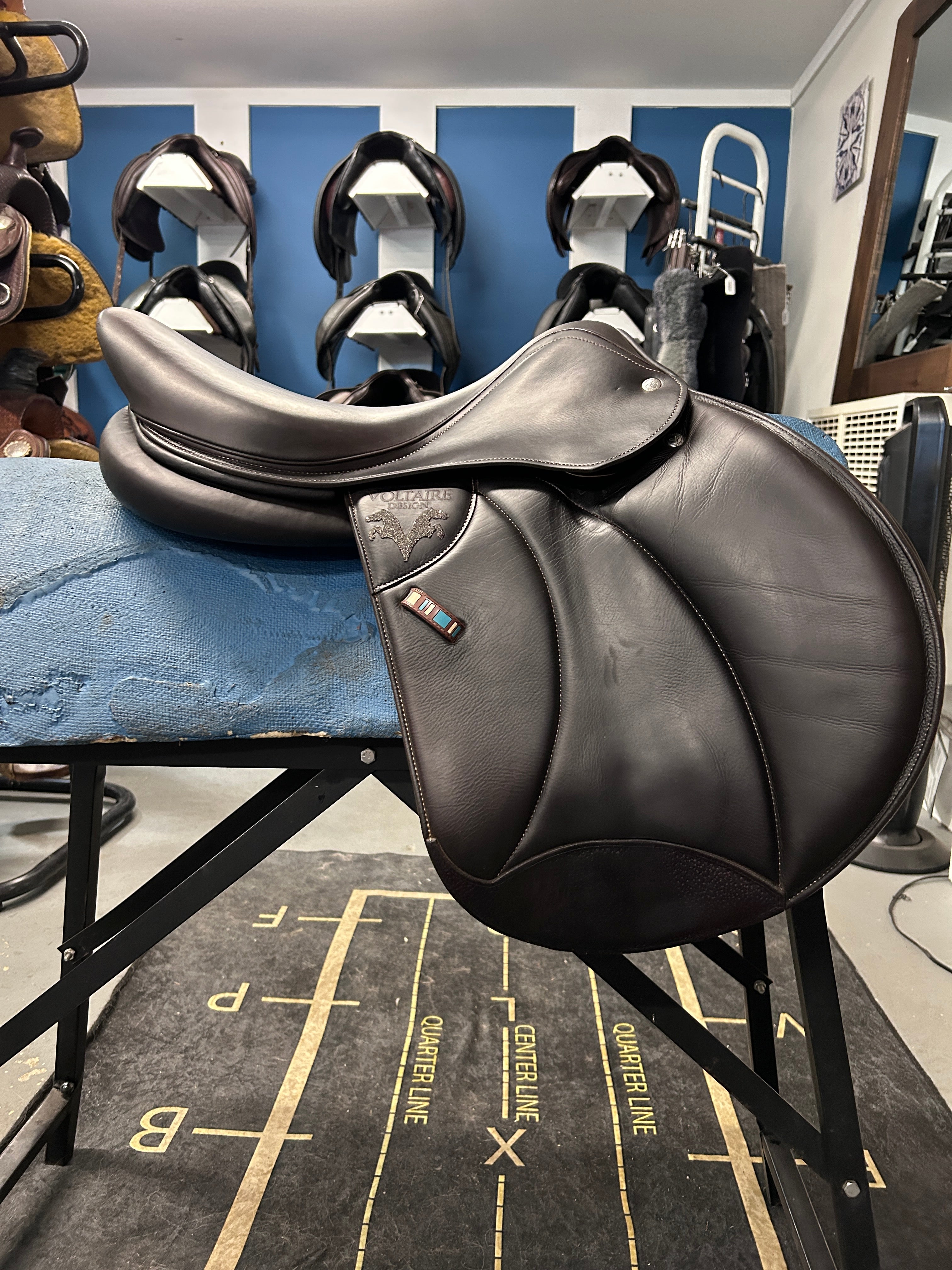 17.5" Voltaire Stuttgart 3A Close Contact Saddle