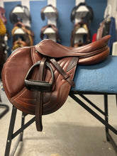 Load image into Gallery viewer, CWD_SE02_English_Saddle
