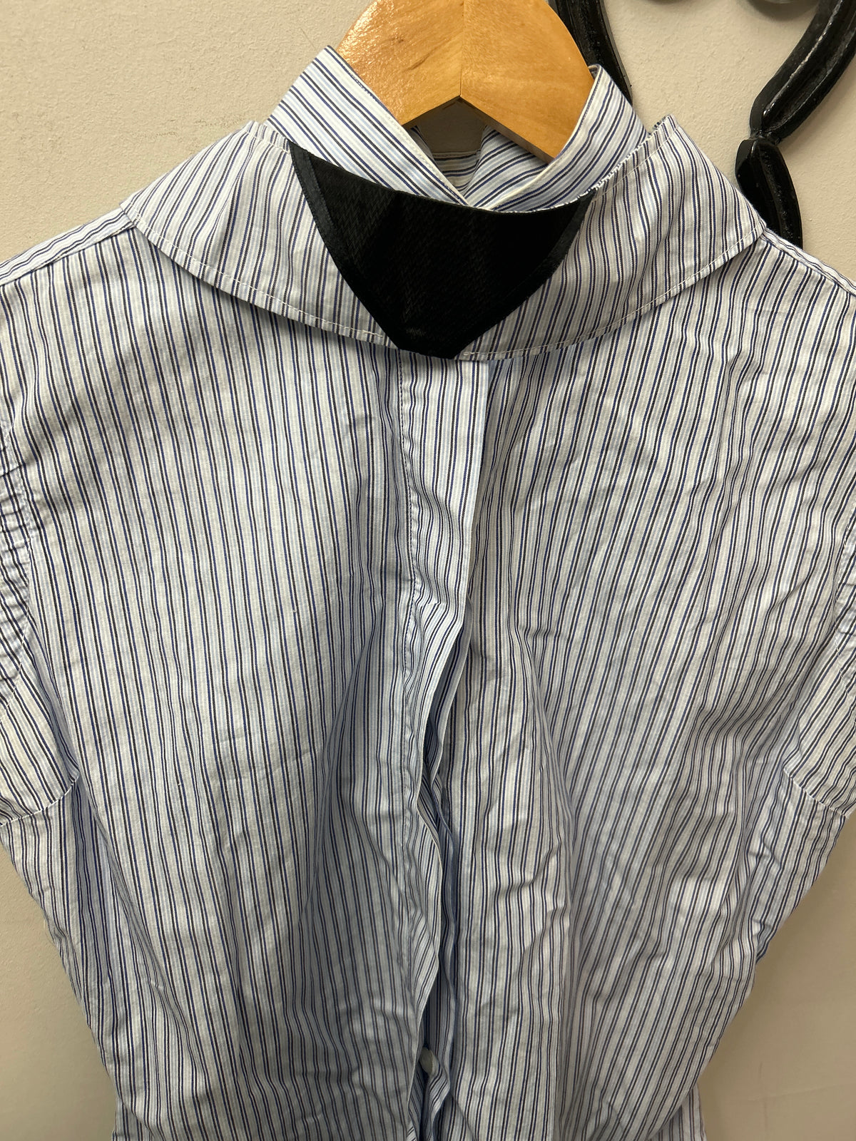Custom Collar Boutique Sleeveless Show Shirt