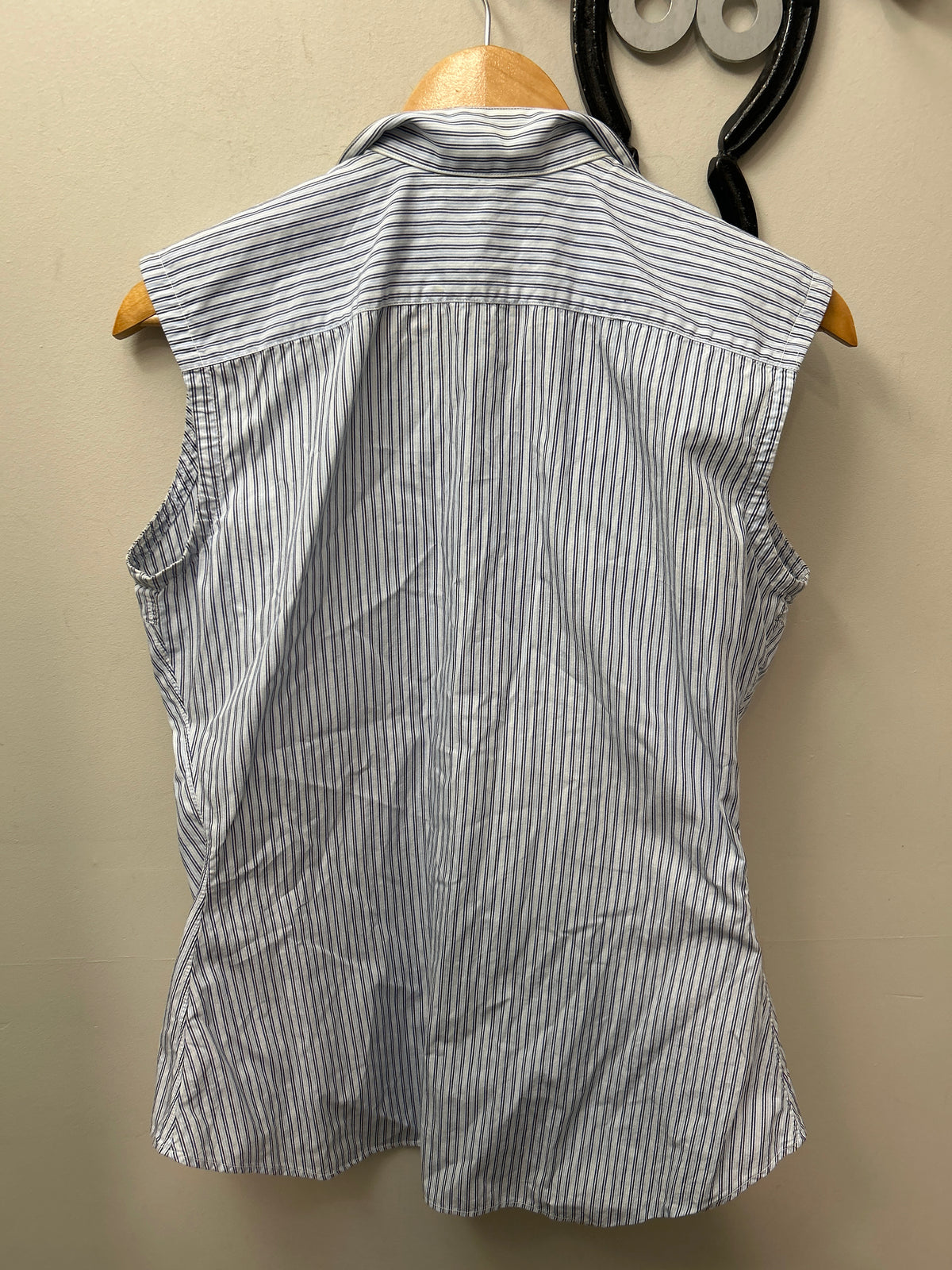 Custom Collar Boutique Sleeveless Show Shirt