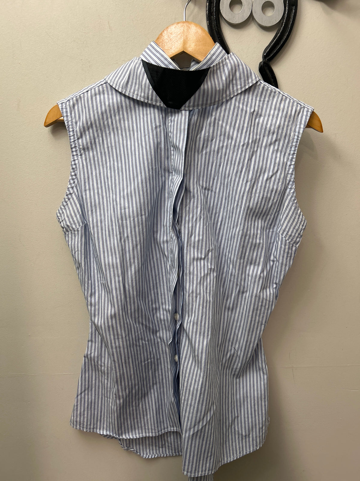 Custom Collar Boutique Sleeveless Show Shirt