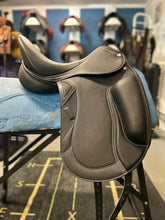 Load image into Gallery viewer, 17&quot; Colligate Integrity Monoflap Dressage Saddle
