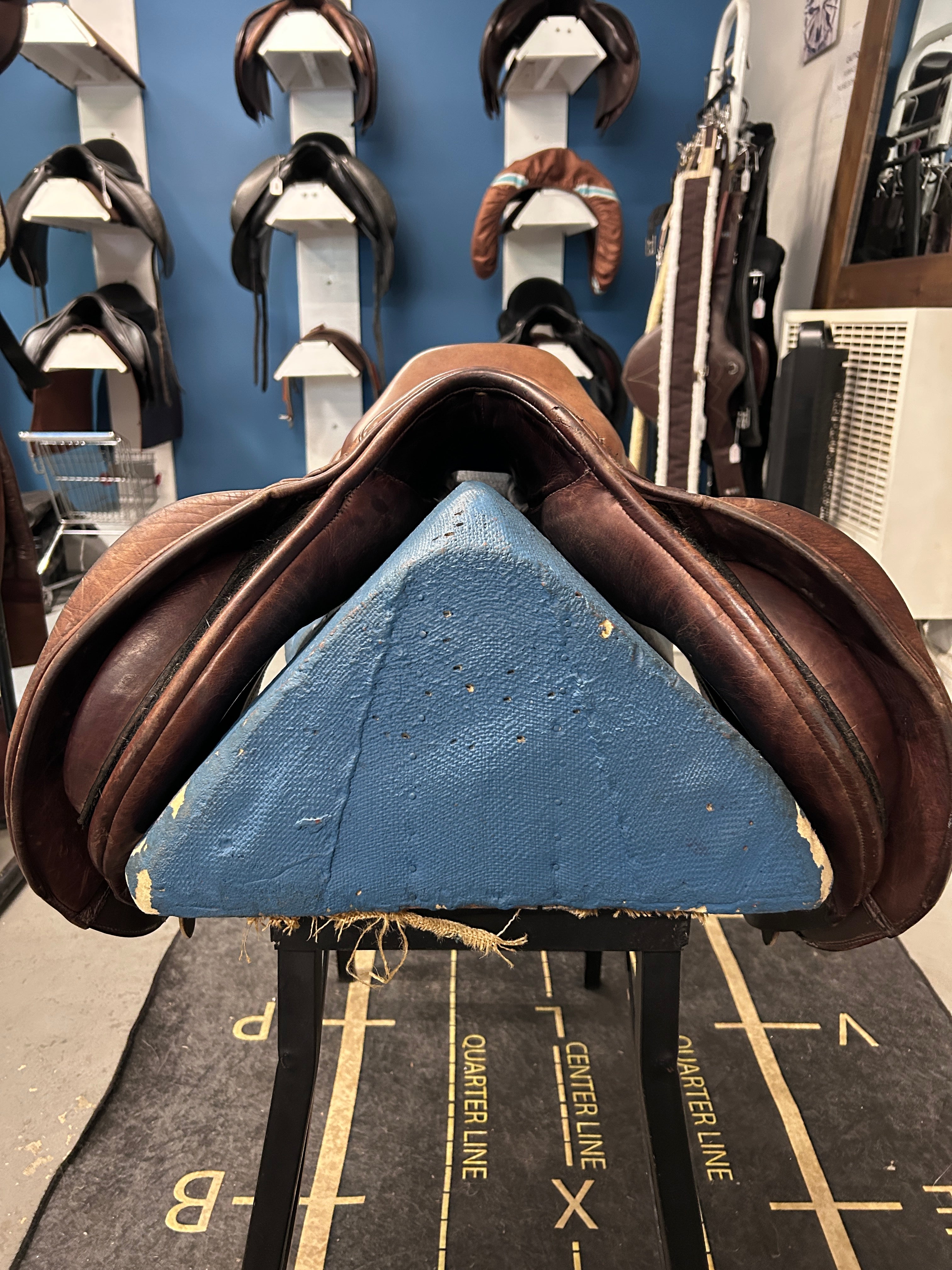 17.5" Santa Cruz Close Contact Saddle