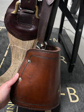 Load image into Gallery viewer, 15&quot; Peruvian Work Saddle

