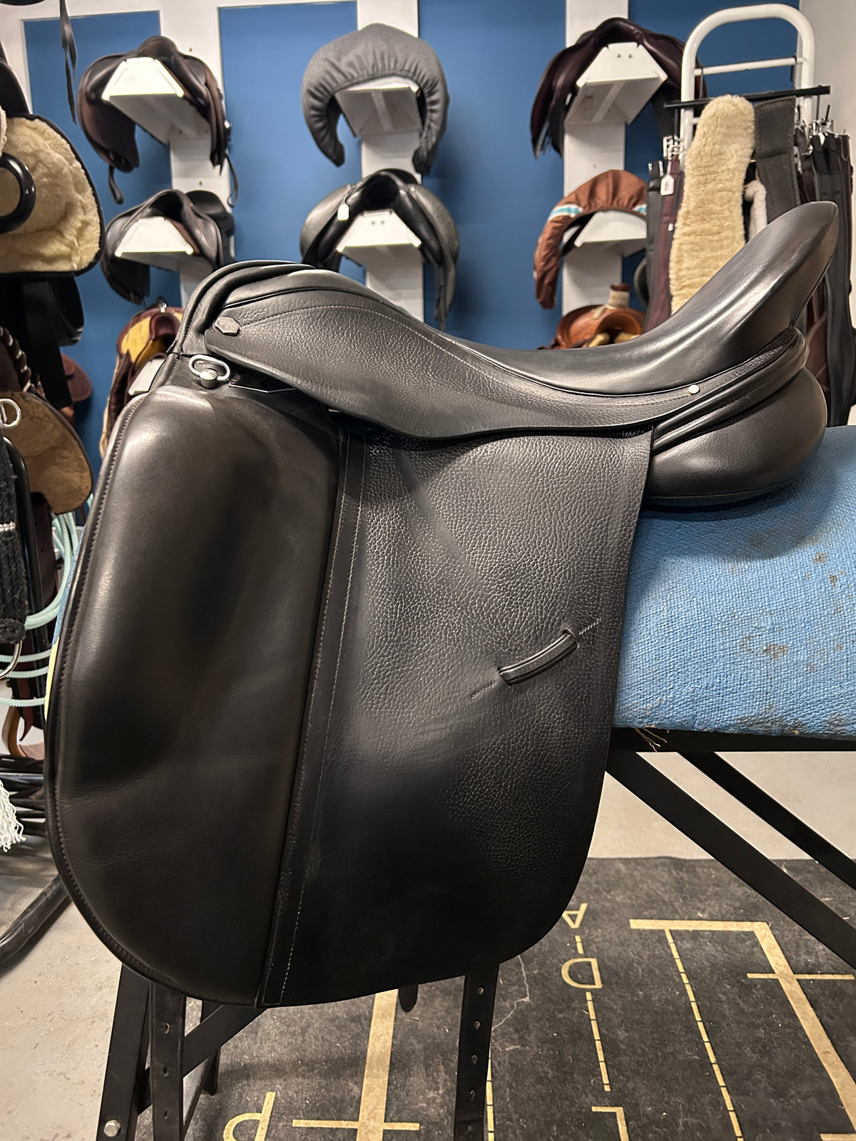 17" Albion Platinum Ultima Dressage Saddle