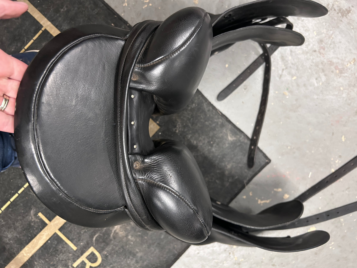 17" Albion Platinum Ultima Dressage Saddle
