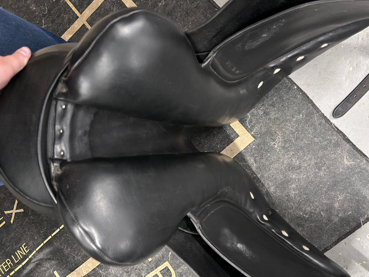 17" Albion Platinum Ultima Dressage Saddle