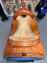 Load image into Gallery viewer, 16&quot; Todd Bailey Western Saddle
