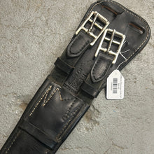 Load image into Gallery viewer, Schleese Dressage Girth 34&quot;
