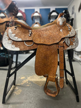 Load image into Gallery viewer, 16.5&quot; Custom Blue Ribbon Western Show Saddle

