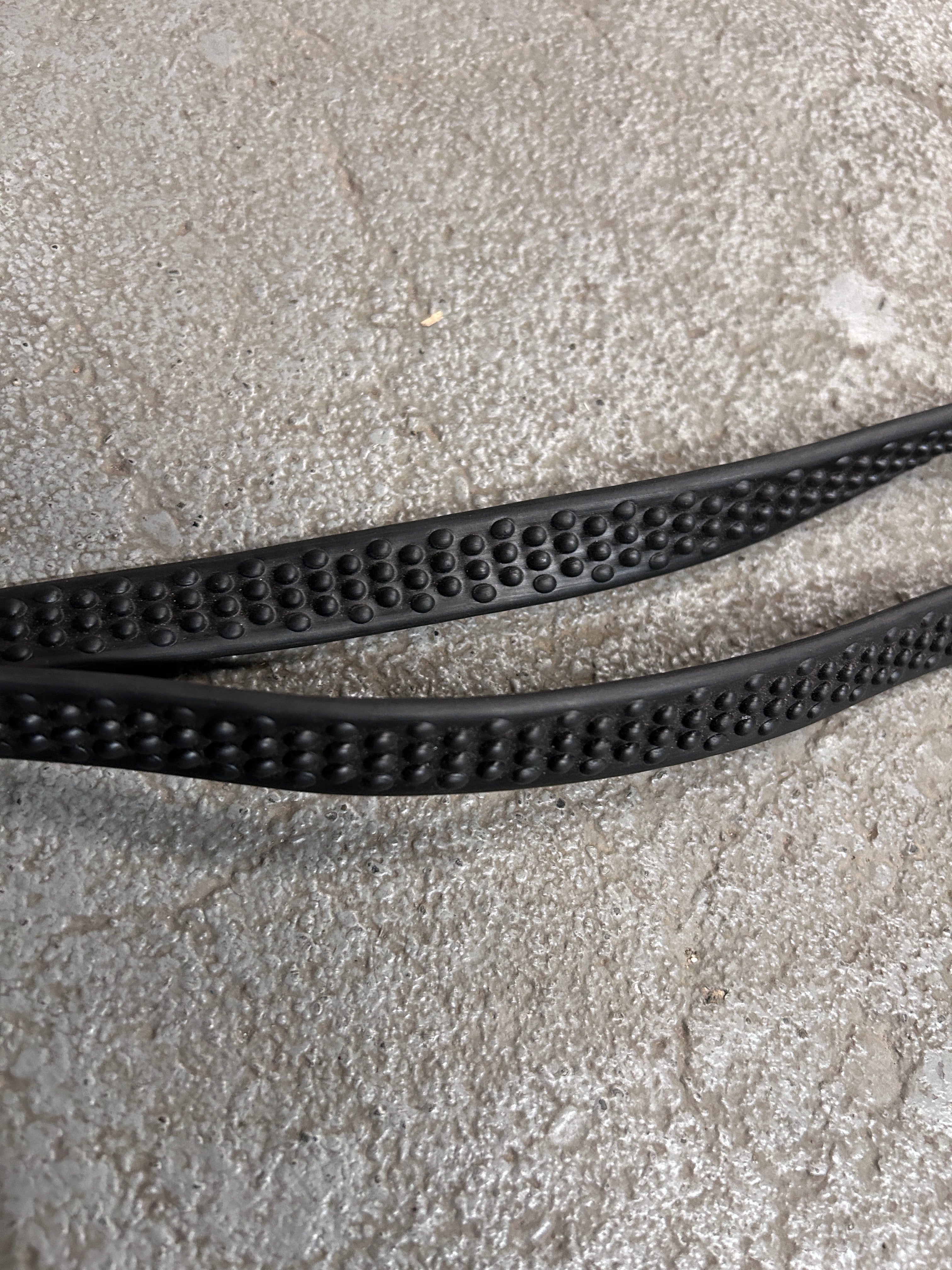 Black Rubber Reins