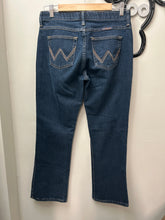 Load image into Gallery viewer, Wrangler Q-Baby Jeans 7/8 x 30
