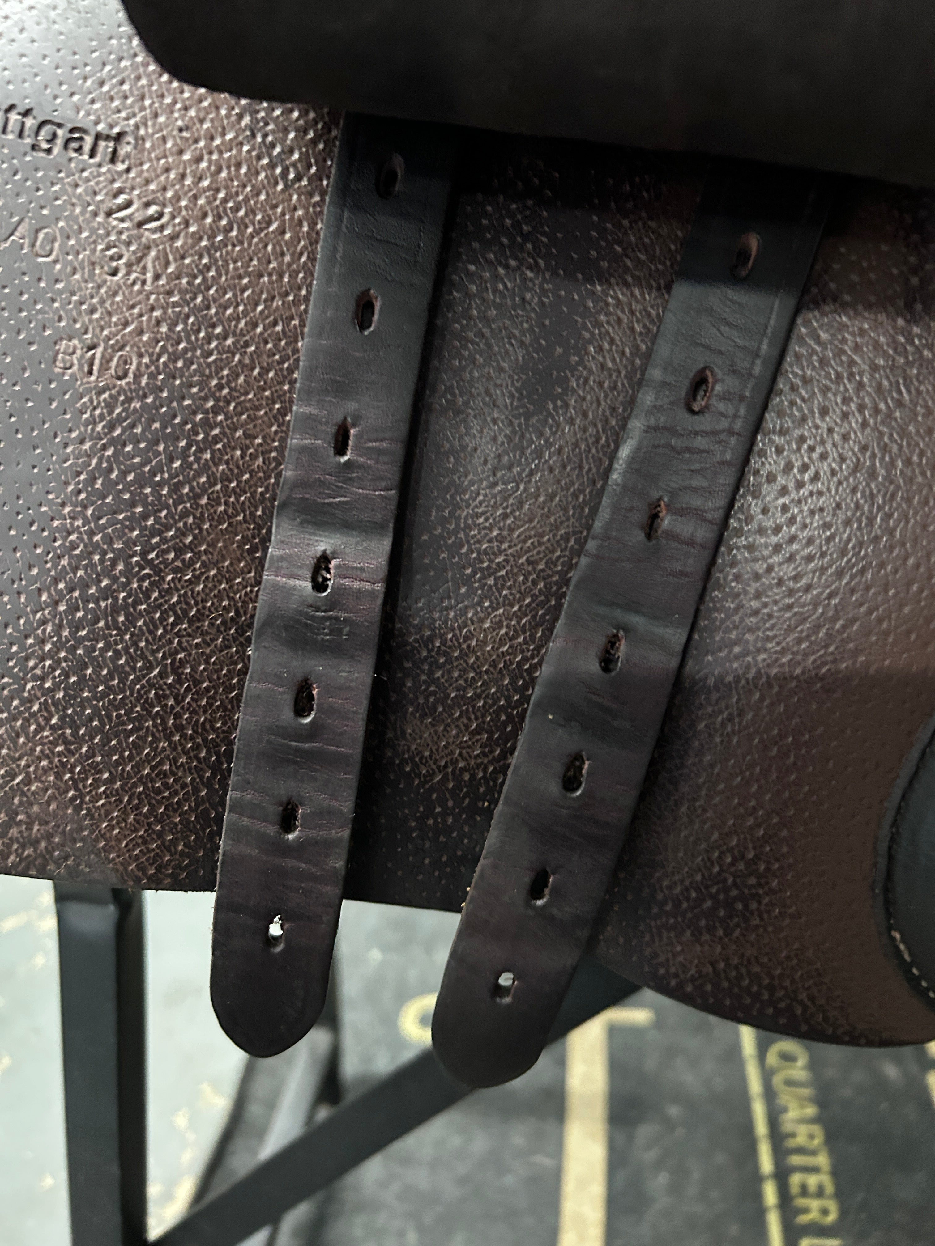 17.5" Voltaire Stuttgart 3A Close Contact Saddle