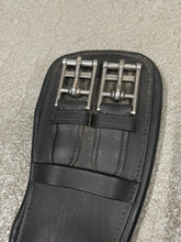 Load image into Gallery viewer, Edix Crescent Girth 65 cm-English Girth-Consignment-Evolution Equestrian Co.
