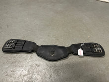 Load image into Gallery viewer, Edix Crescent Girth 65 cm-English Girth-Consignment-Evolution Equestrian Co.
