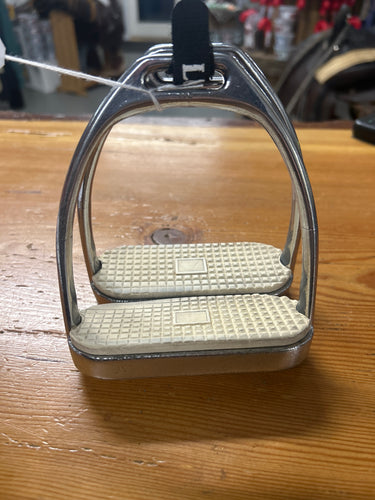 English Stirrup Irons 4-1/4