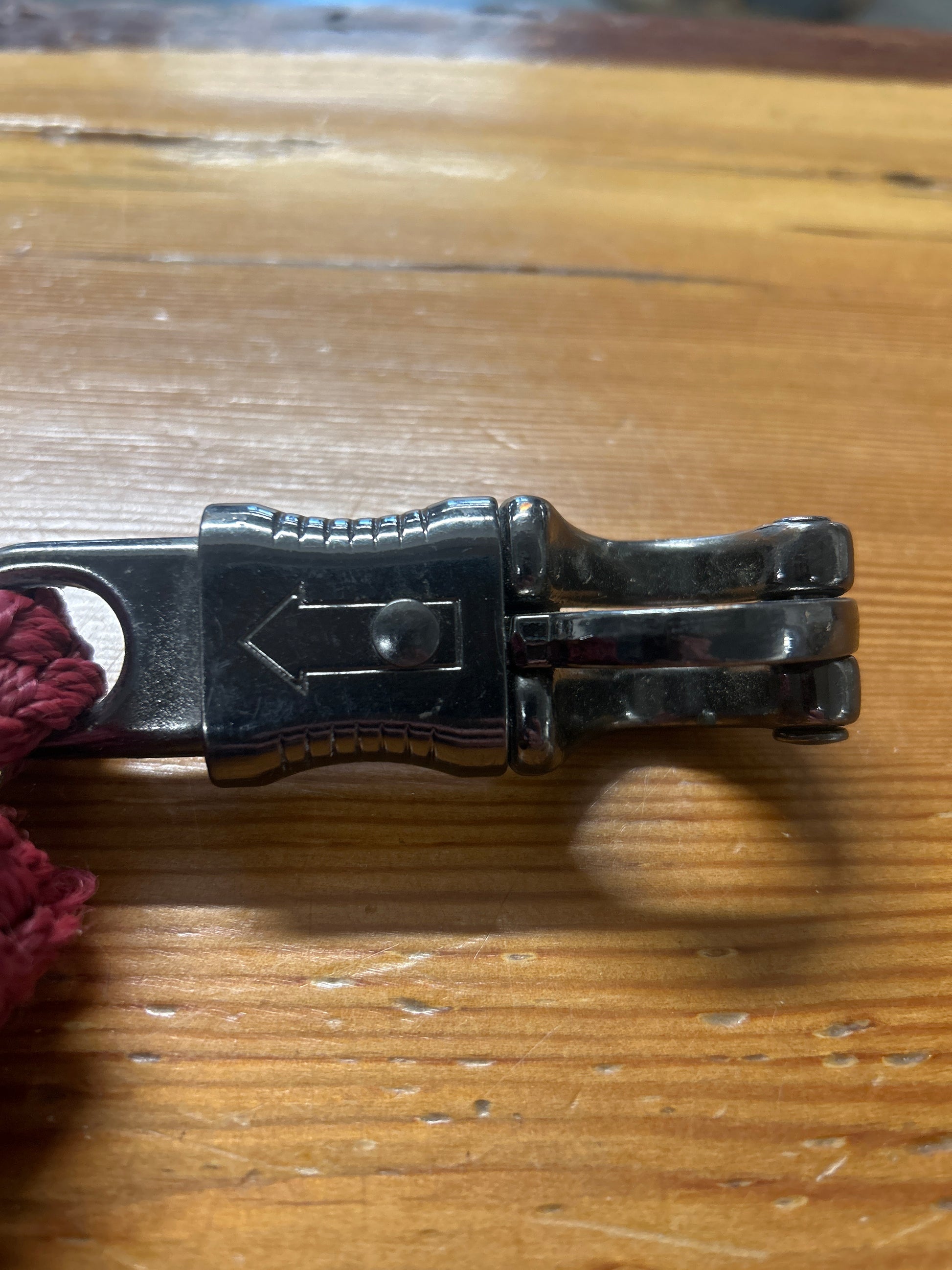 Eskadron Heritage Leadrope Burgundy-Leadrope-Consignment-Evolution Equestrian Co.