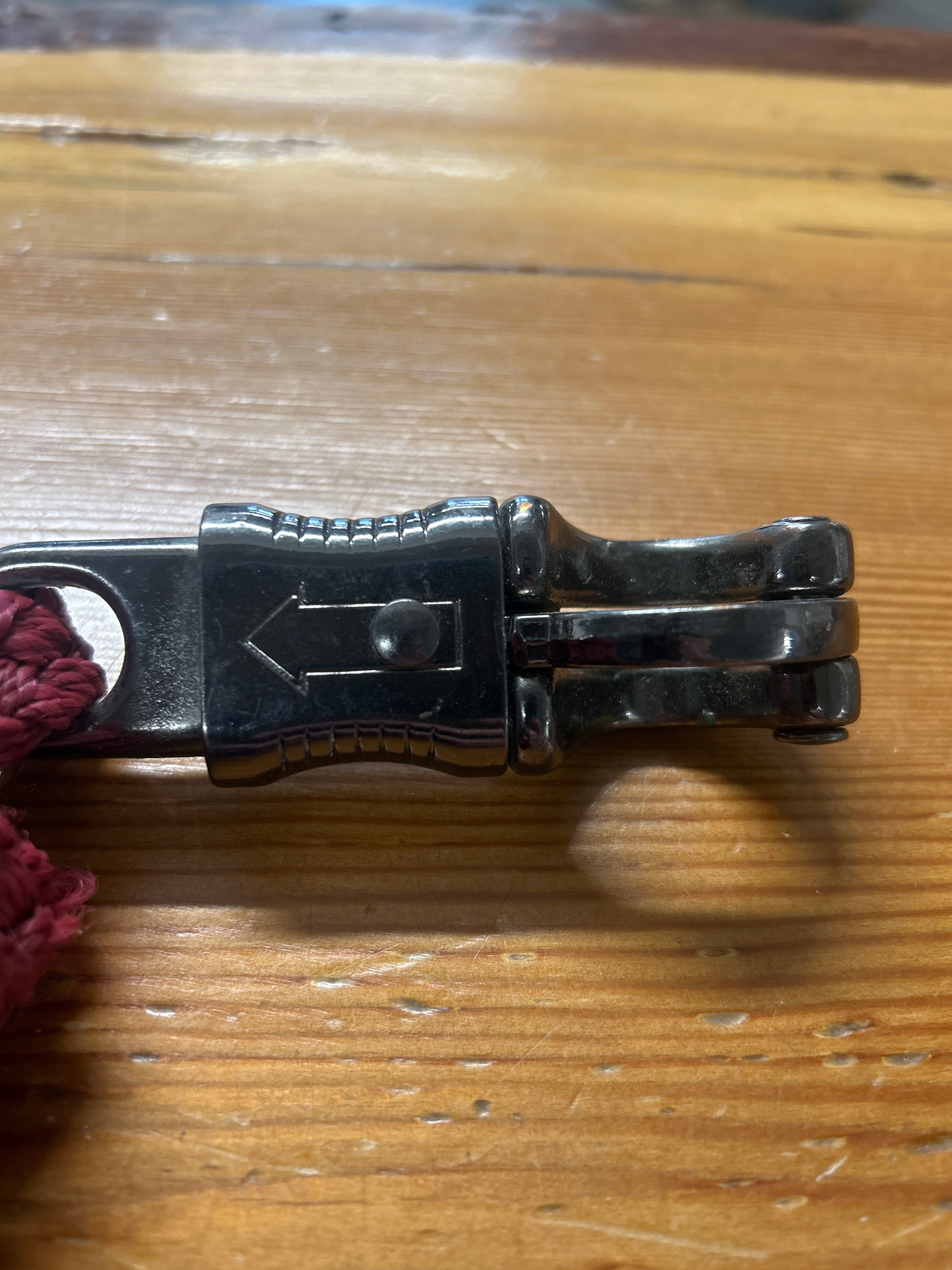 Eskadron Heritage Leadrope Burgundy-Leadrope-Consignment-Evolution Equestrian Co.
