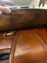 Load image into Gallery viewer, 16&quot; Martin Saddlery Western Saddle
