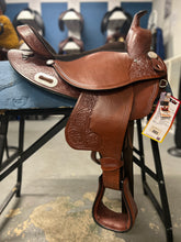 Load image into Gallery viewer, 17&quot; Big Horn Halfinger Saddle
