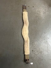 Load image into Gallery viewer, Santa Cruz Sheepskin Leather Girth 52&quot;
