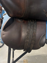 Load image into Gallery viewer, 17&quot; Luc Childeric FP 3.5A Saddle
