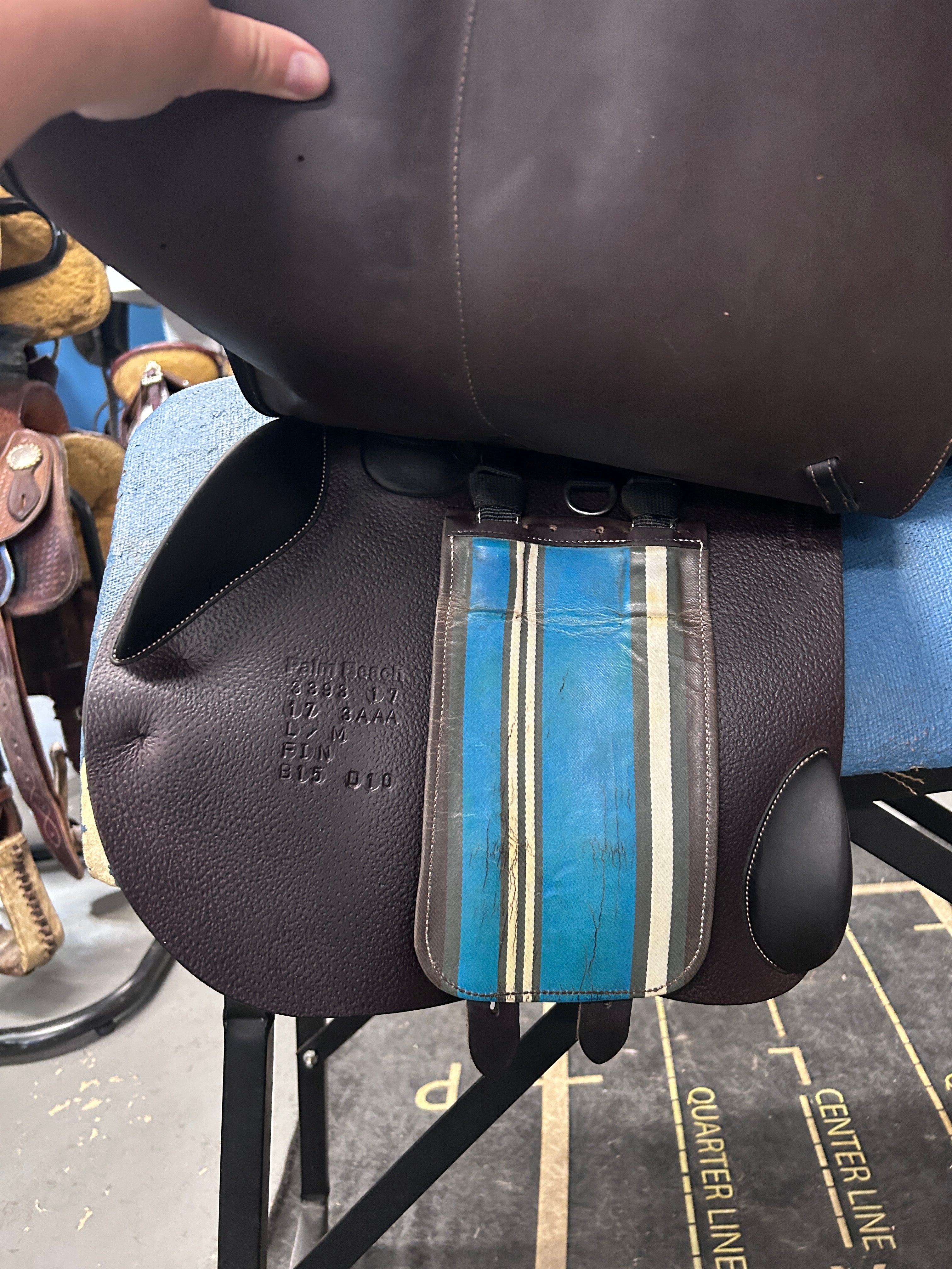 17" Voltaire Palm Beach 3AAA Close Contact Saddle