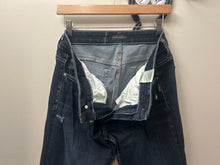 Load image into Gallery viewer, Silver Jeans Boyfriend 29x29
