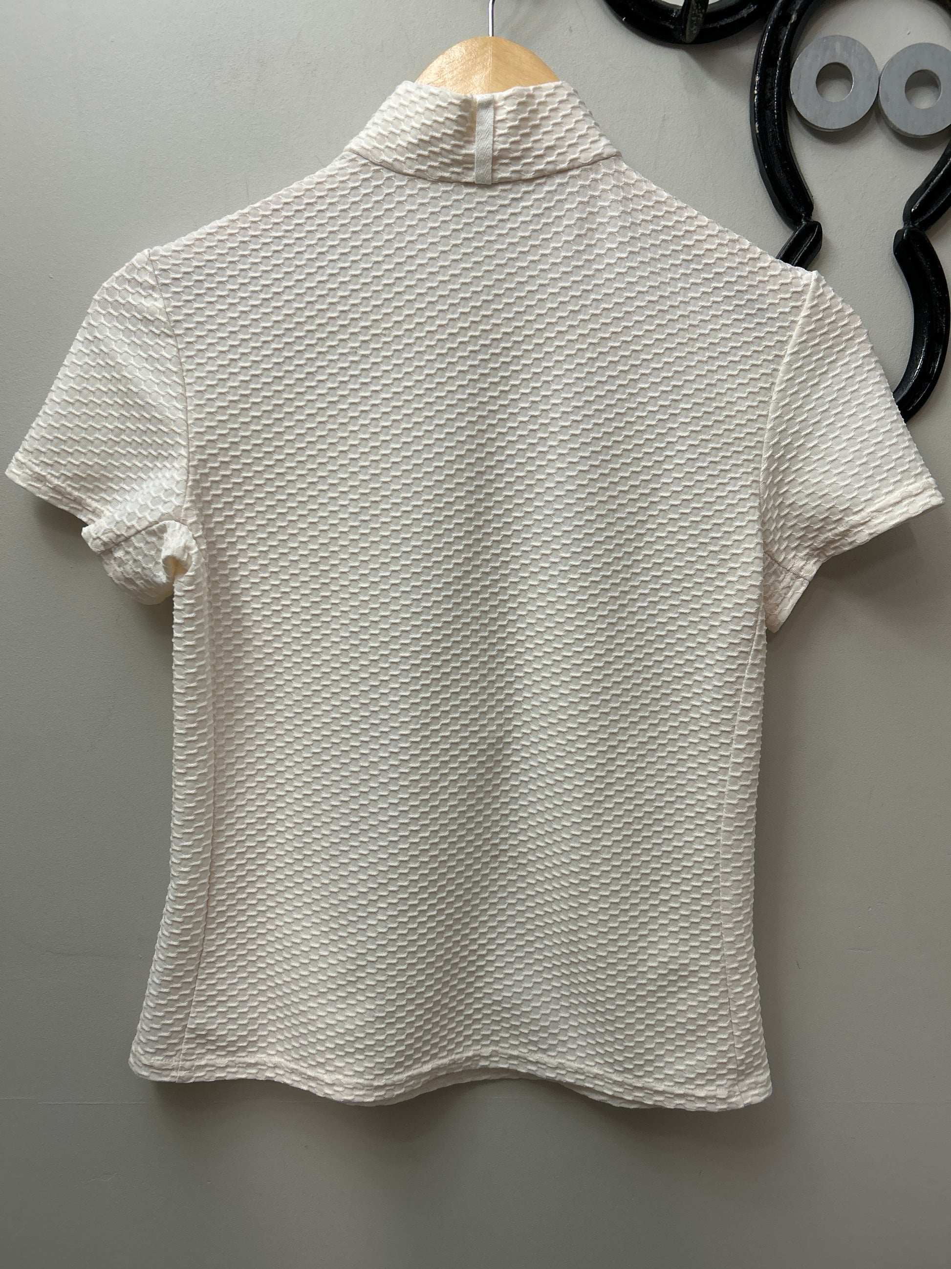Fits Short Sleeve Cream Shirt Small-Riding Shirts-Consignment-Evolution Equestrian Co.