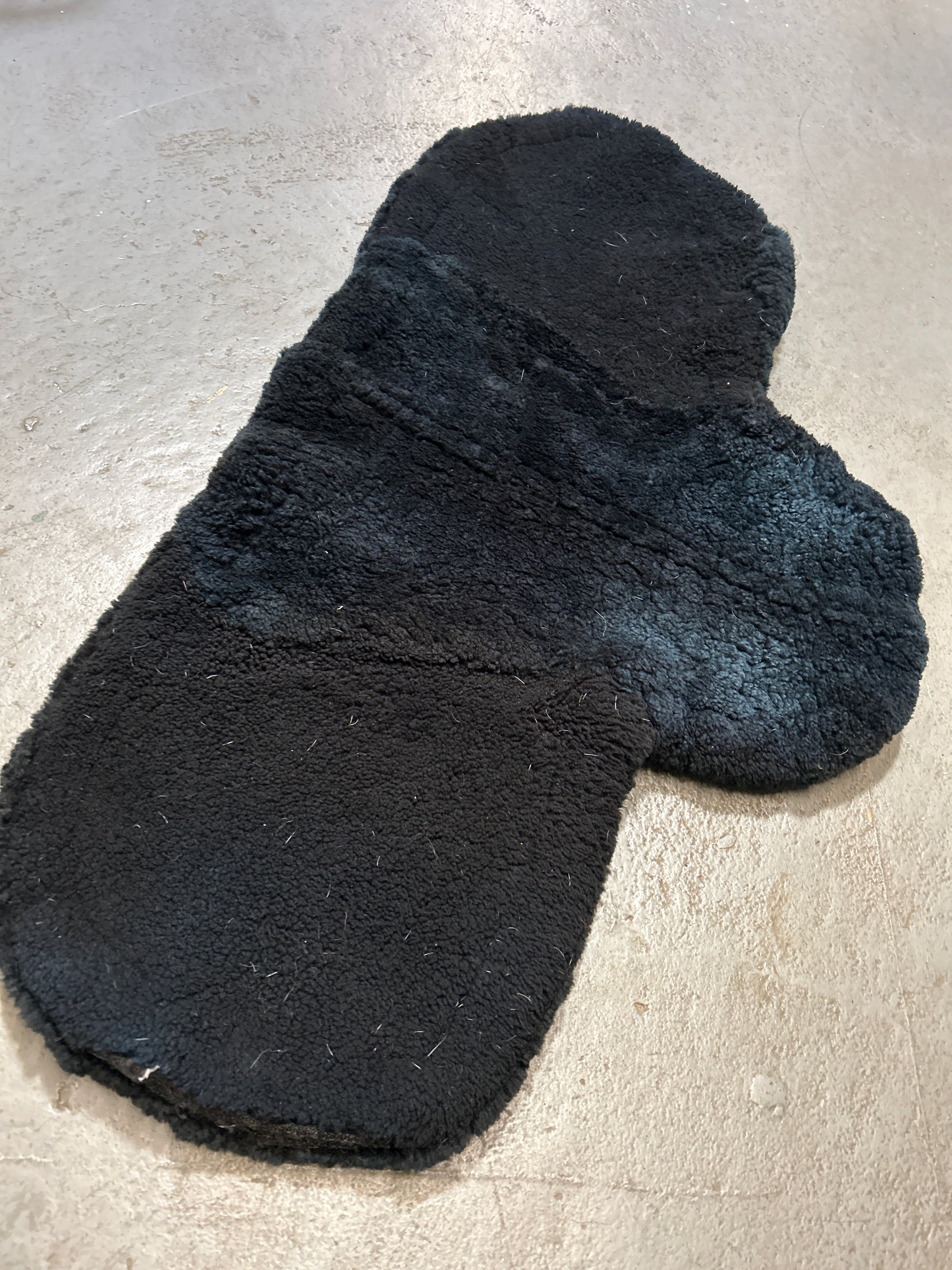 Fleeceworks Black Shaped Dressage Saddle Pad-Dressage Saddle Pad-Consignment-Evolution Equestrian Co.