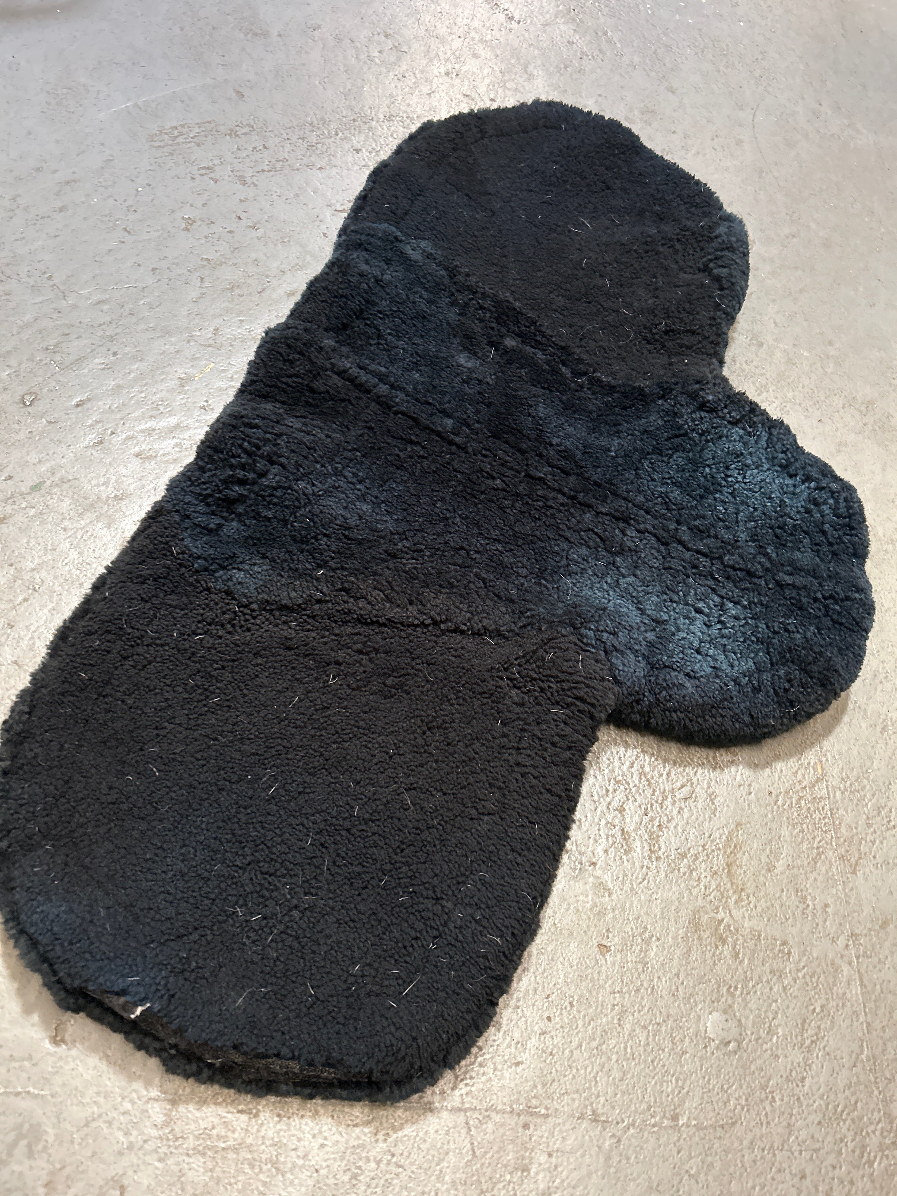 Fleeceworks Black Shaped Dressage Saddle Pad-Dressage Saddle Pad-Consignment-Evolution Equestrian Co.
