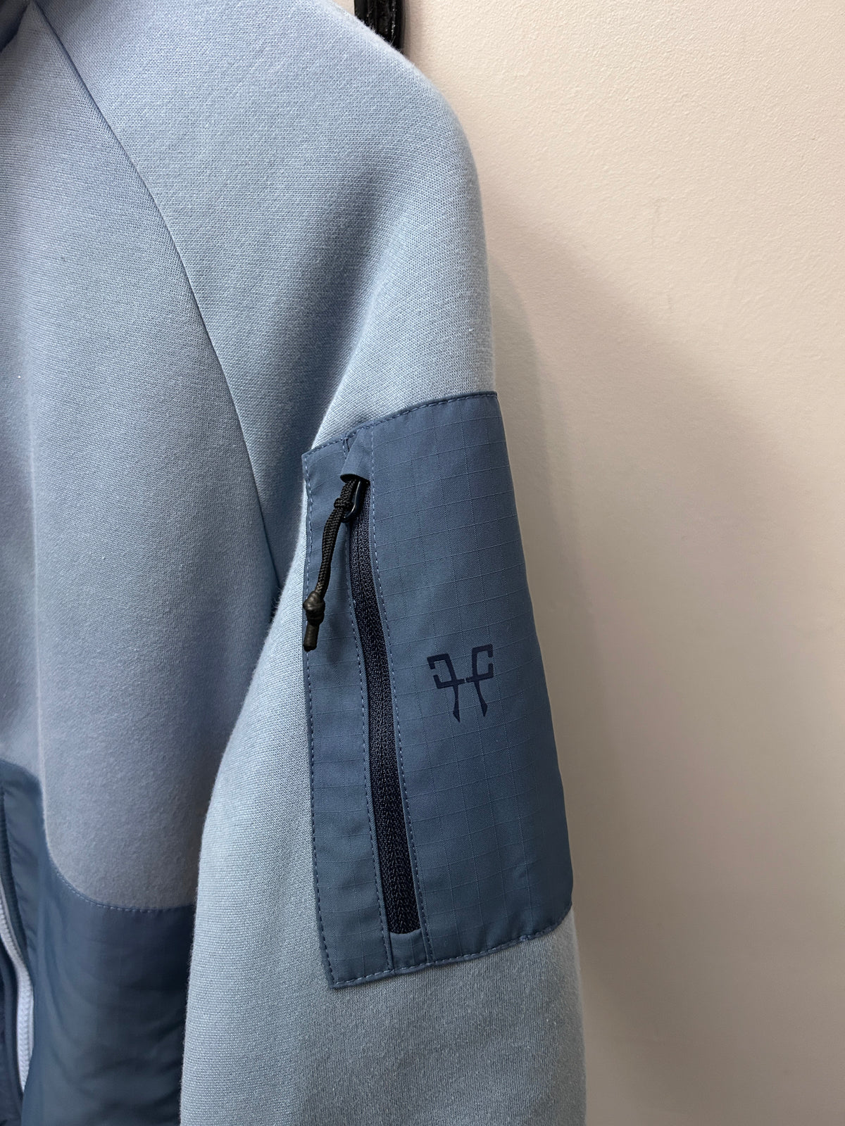 Horse Pilot Light Blue Sweater Medium-Sweatershirt-Consignment-Evolution Equestrian Co.