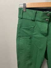 Load image into Gallery viewer, Derby On the Hunt Green Breeches 26
