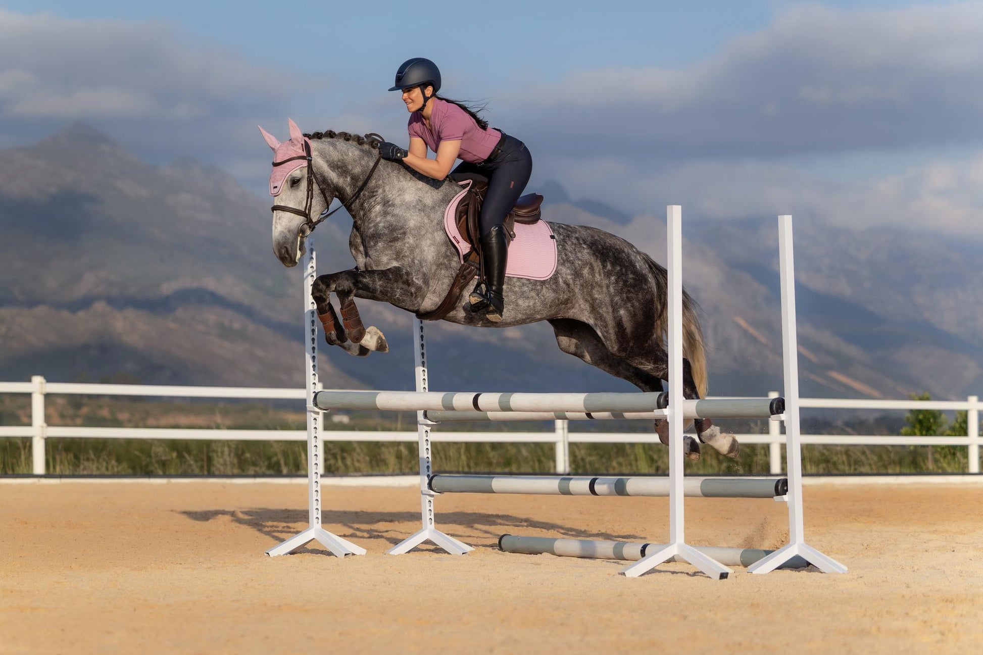LeMieux Essence Close Contact Saddle Pad Fondant-English Saddle Pad-LeMieux-Small/Medium-Evolution Equestrian Co.