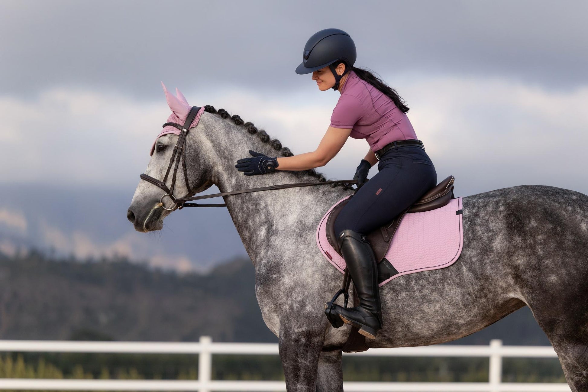 LeMieux Essence Close Contact Saddle Pad Fondant-English Saddle Pad-LeMieux-Small/Medium-Evolution Equestrian Co.